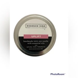 Soy candle in floral and citrus scent